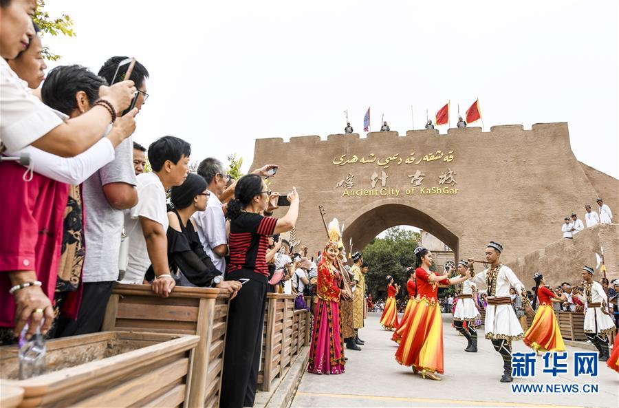 (決戰(zhàn)決勝扶貧攻堅·圖文互動)(6)凝心聚力奔小康——新疆南疆四地州脫貧攻堅成就綜述