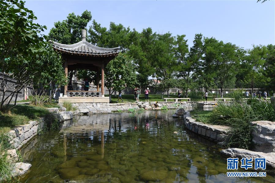 （走向我們的小康生活·圖文互動(dòng)）（3）小橋、流水、書(shū)香、人家——老北京胡同里的恬靜棲居